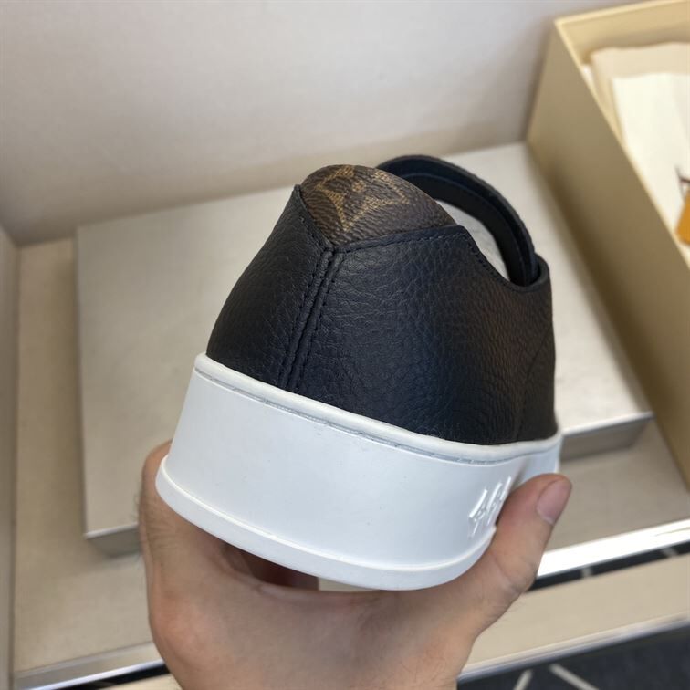 LOUIS VUITTON RESORT TRAINER SNEAKER - LVS083