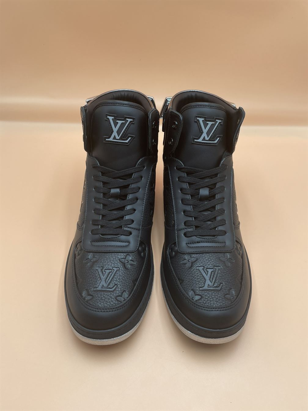 LOUIS VUITTON RIVOLI BOOTS - LVS103