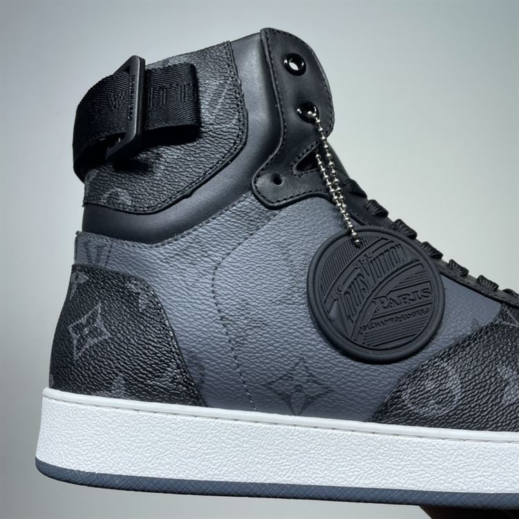 LOUIS VUITTON RIVOLI BOOTS - LVS104