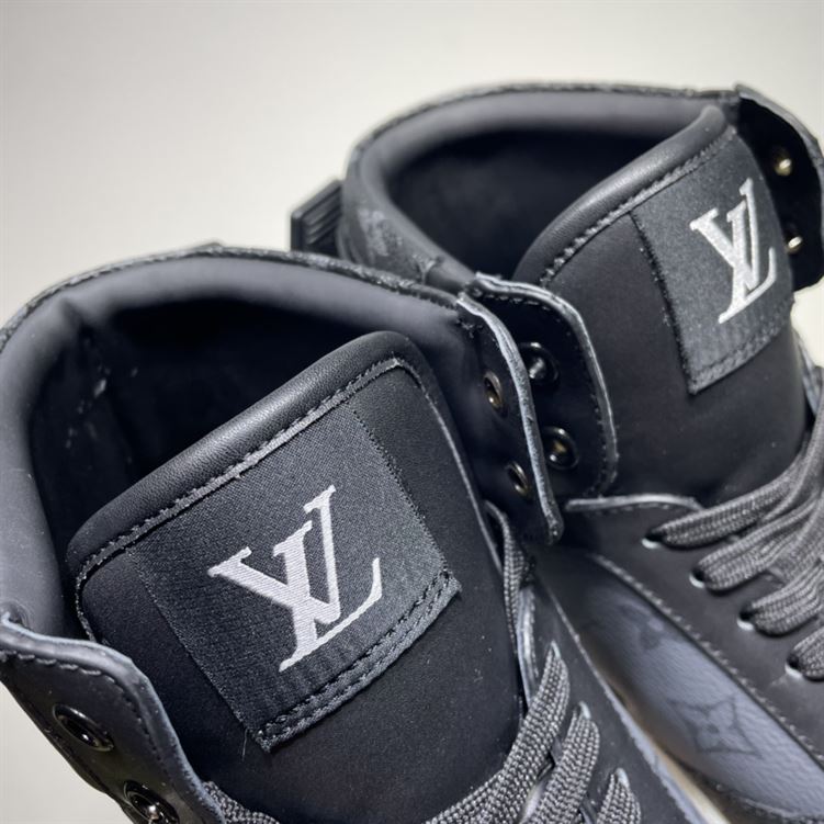 LOUIS VUITTON RIVOLI BOOTS - LVS104