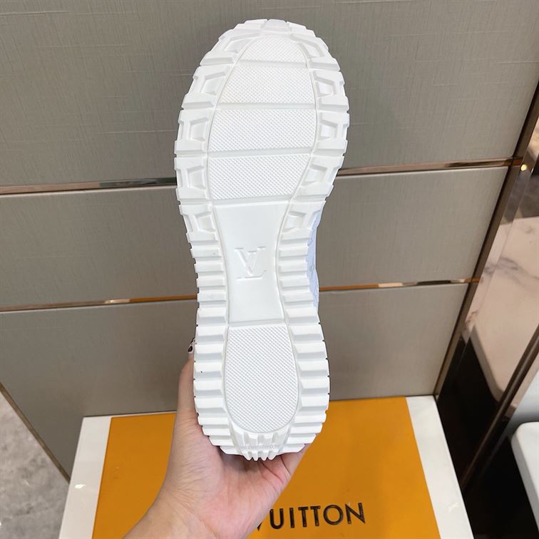 LOUIS VUITTON RUN AWAY SNEAKER - LVS007