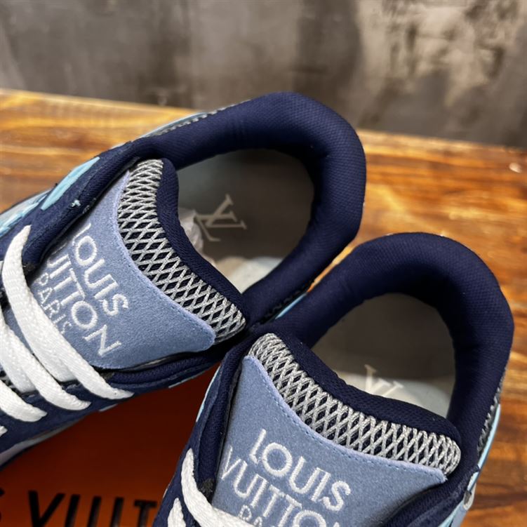 LOUIS VUITTON RUN AWAY SNEAKER - LVS074
