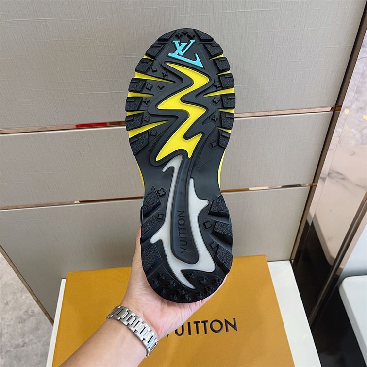 LOUIS VUITTON RUNNER TATIC SNEAKER - LVS025