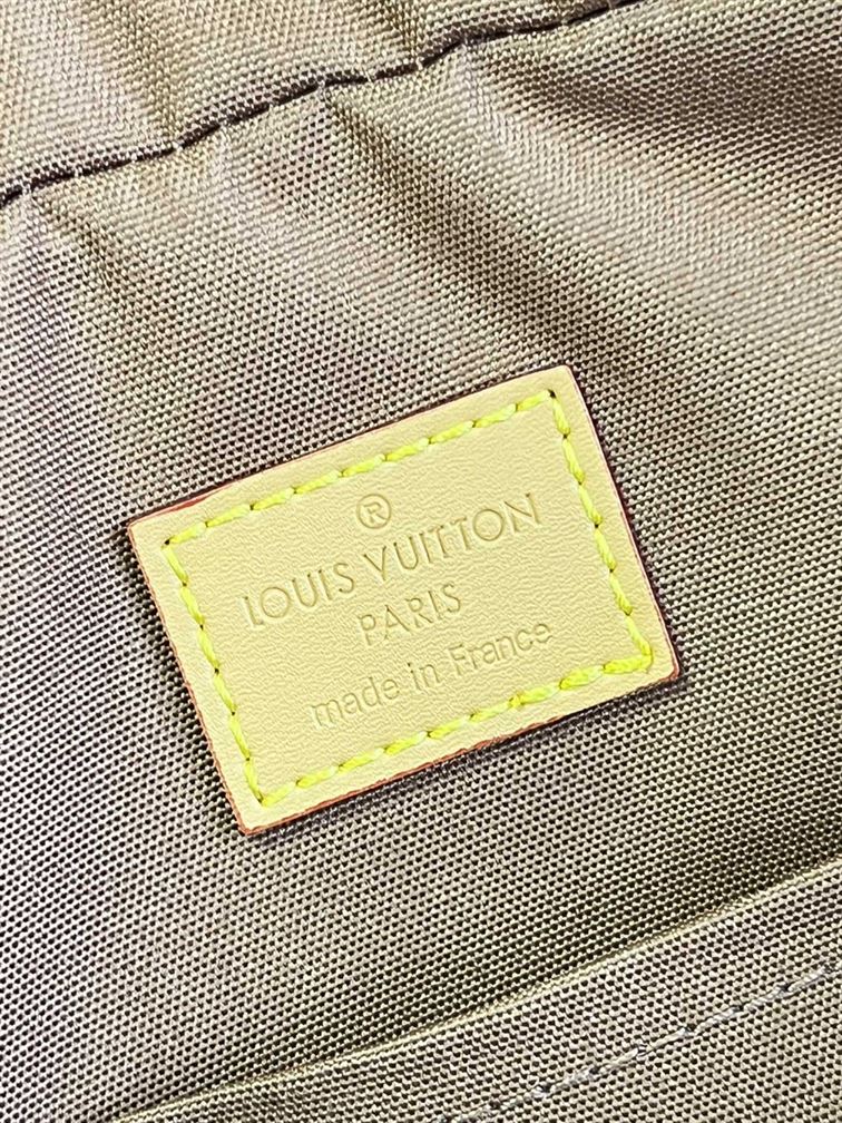 LOUIS VUITTON SAC BOSPHORE MONOGRAM CANVAS MESSENGER BAG IN BROWN - LVB001