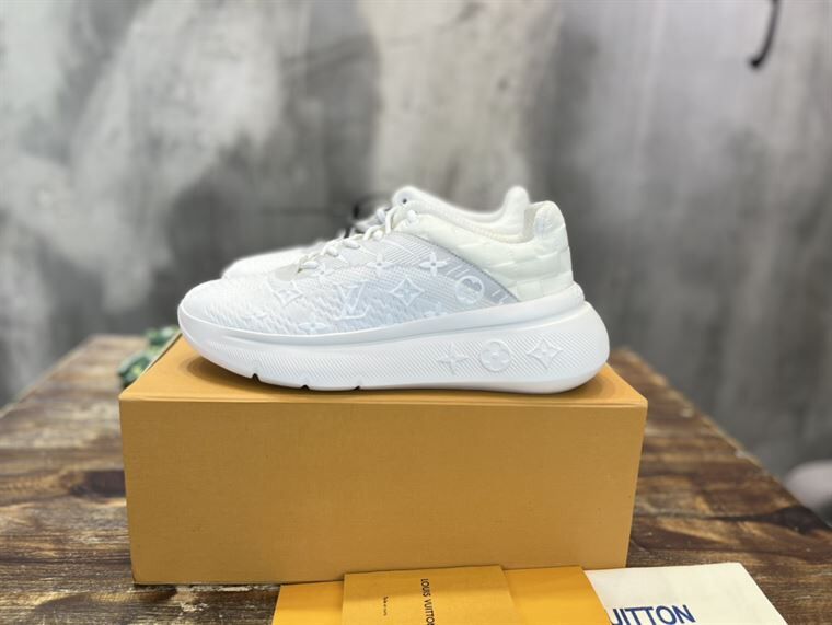 LOUIS VUITTON SHOW UP SNEAKER - LVS088