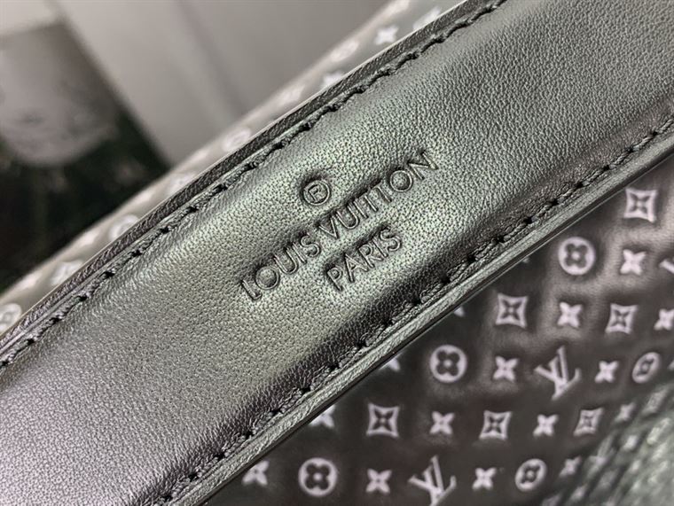 LOUIS VUITTON SIDE TRUNK Black