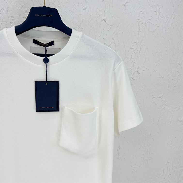 LOUIS VUITTON SIGNATURE 3D POCKET MONOGRAM T-SHIRT - LVTS047