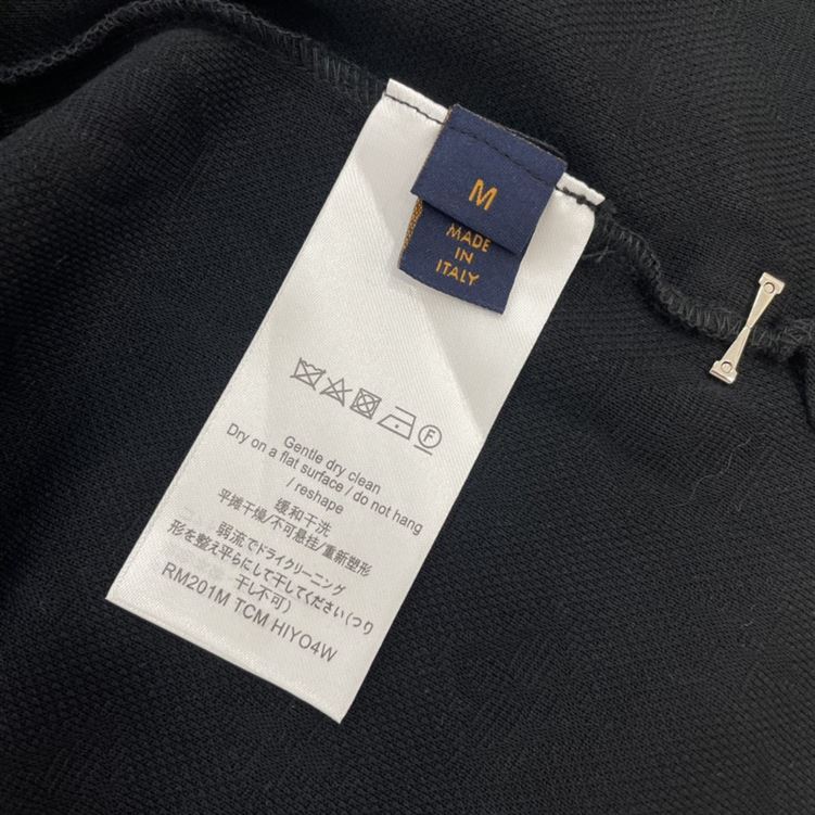 LOUIS VUITTON SIGNATURE 3D POCKET MONOGRAM T-SHIRT - LVTS048