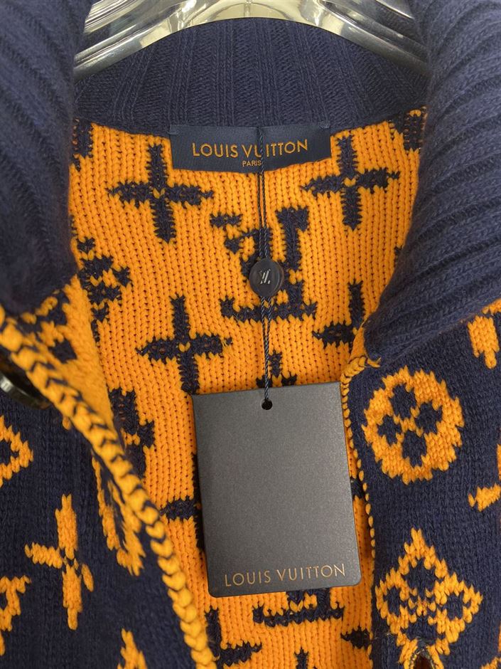 LOUIS VUITTON SIGNATURE CARDIGAN - LVH038