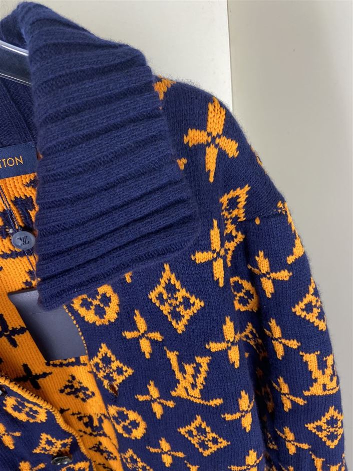 LOUIS VUITTON SIGNATURE CARDIGAN - LVH038