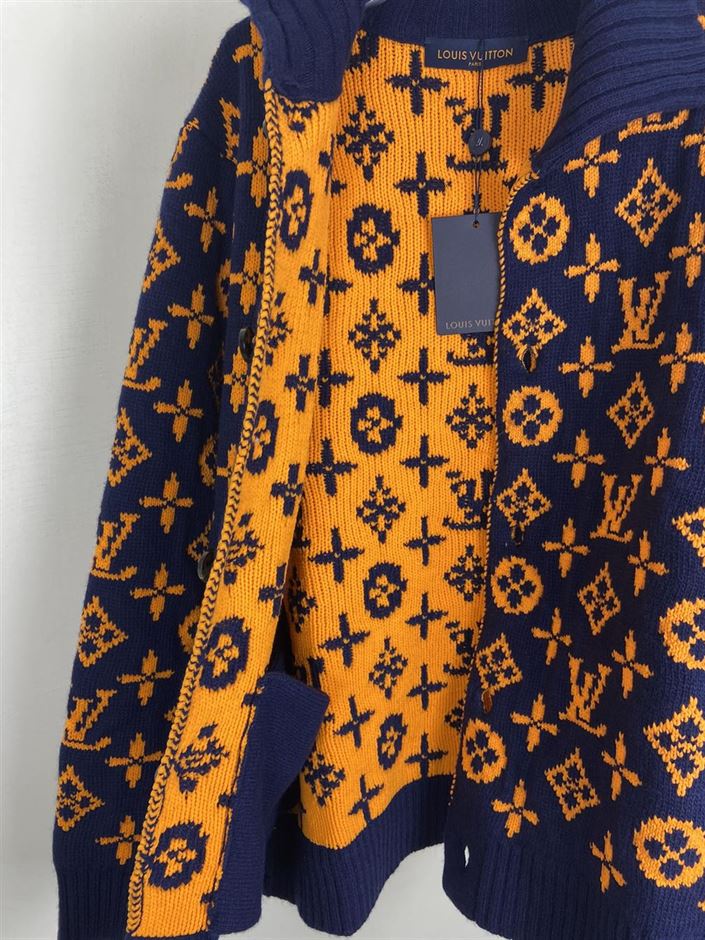 LOUIS VUITTON SIGNATURE CARDIGAN - LVH038