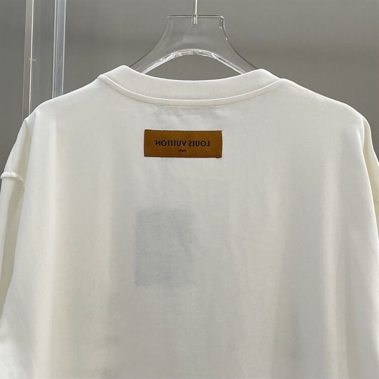 LOUIS VUITTON SIGNATURE PRINT T-SHIRT - LVTS046