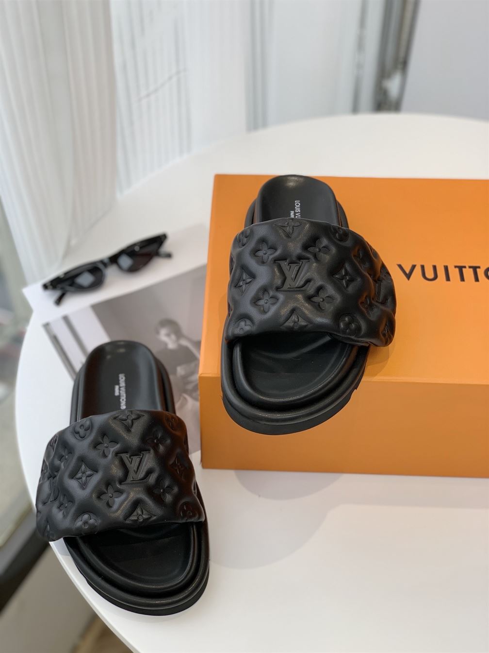 LOUIS VUITTON SLIDES - LVSD007