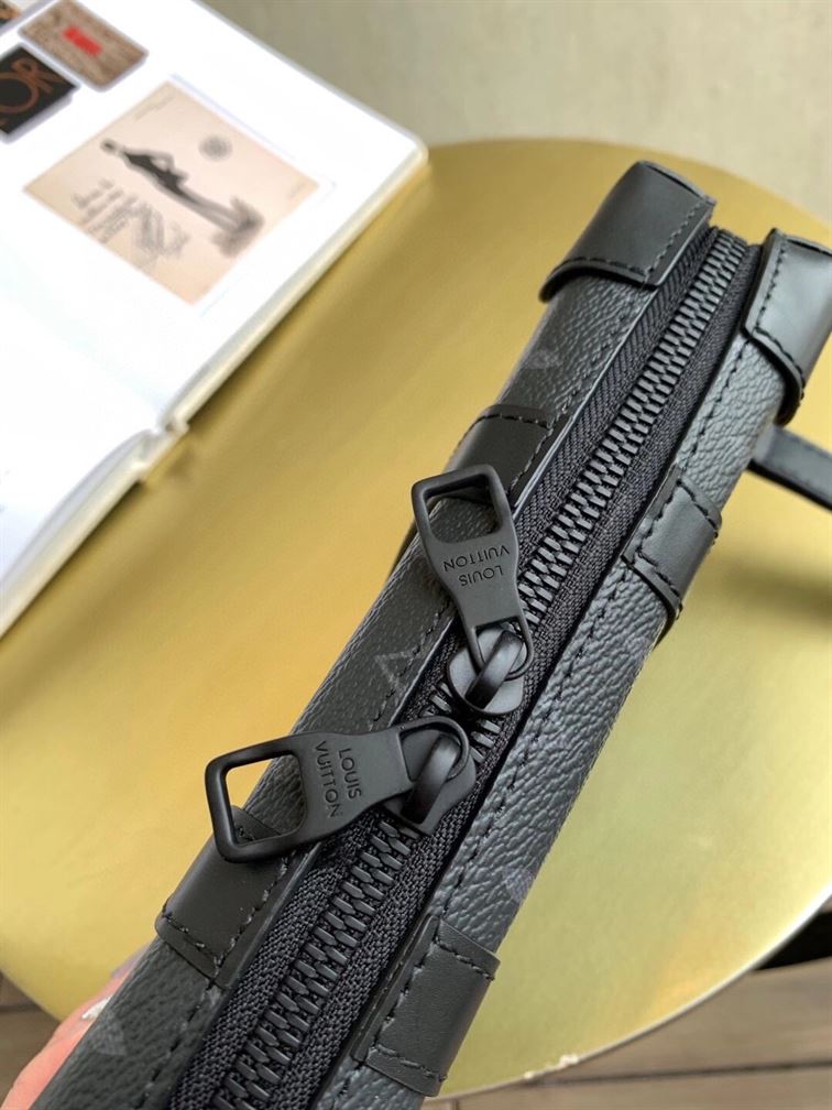 LOUIS VUITTON SOFT TRUNK WALLET MONOGRAM ECLIPSE - LVB041