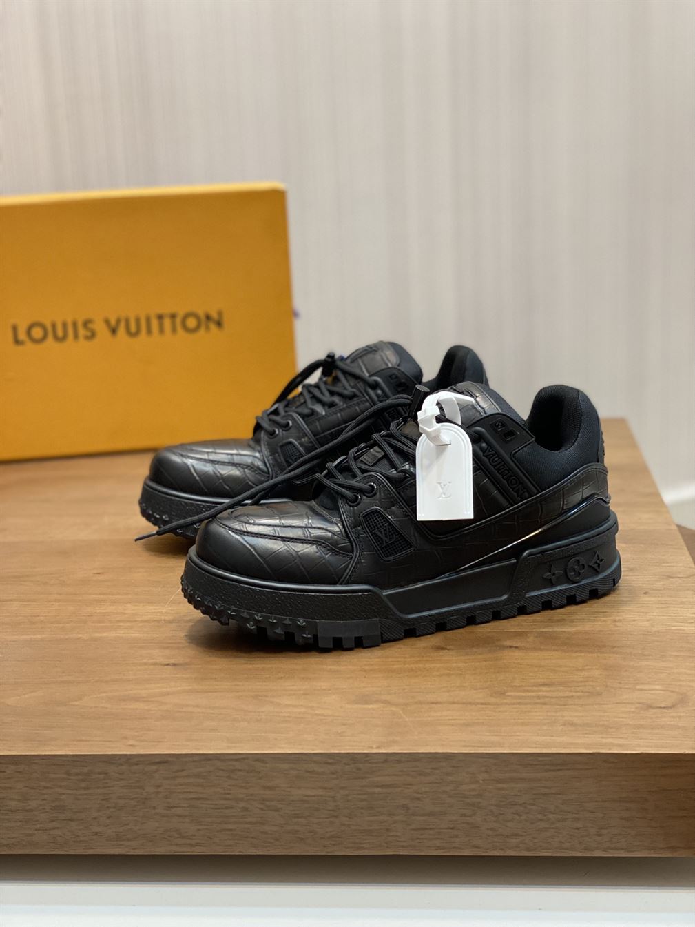 LOUIS VUITTON SS24 SNEAKER - LVS162