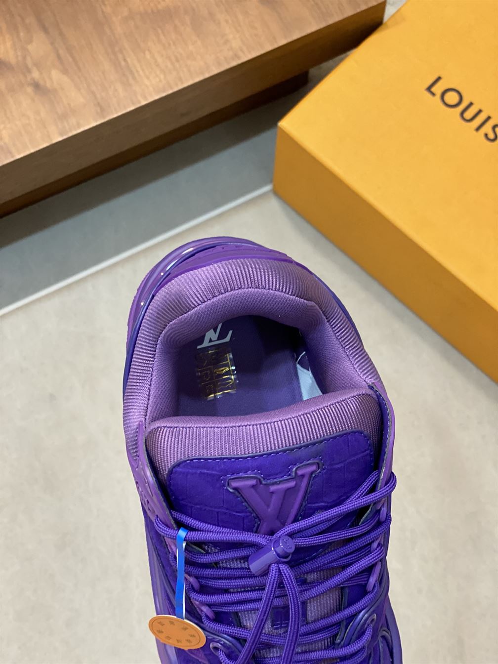 LOUIS VUITTON SS24 SNEAKER - LVS164