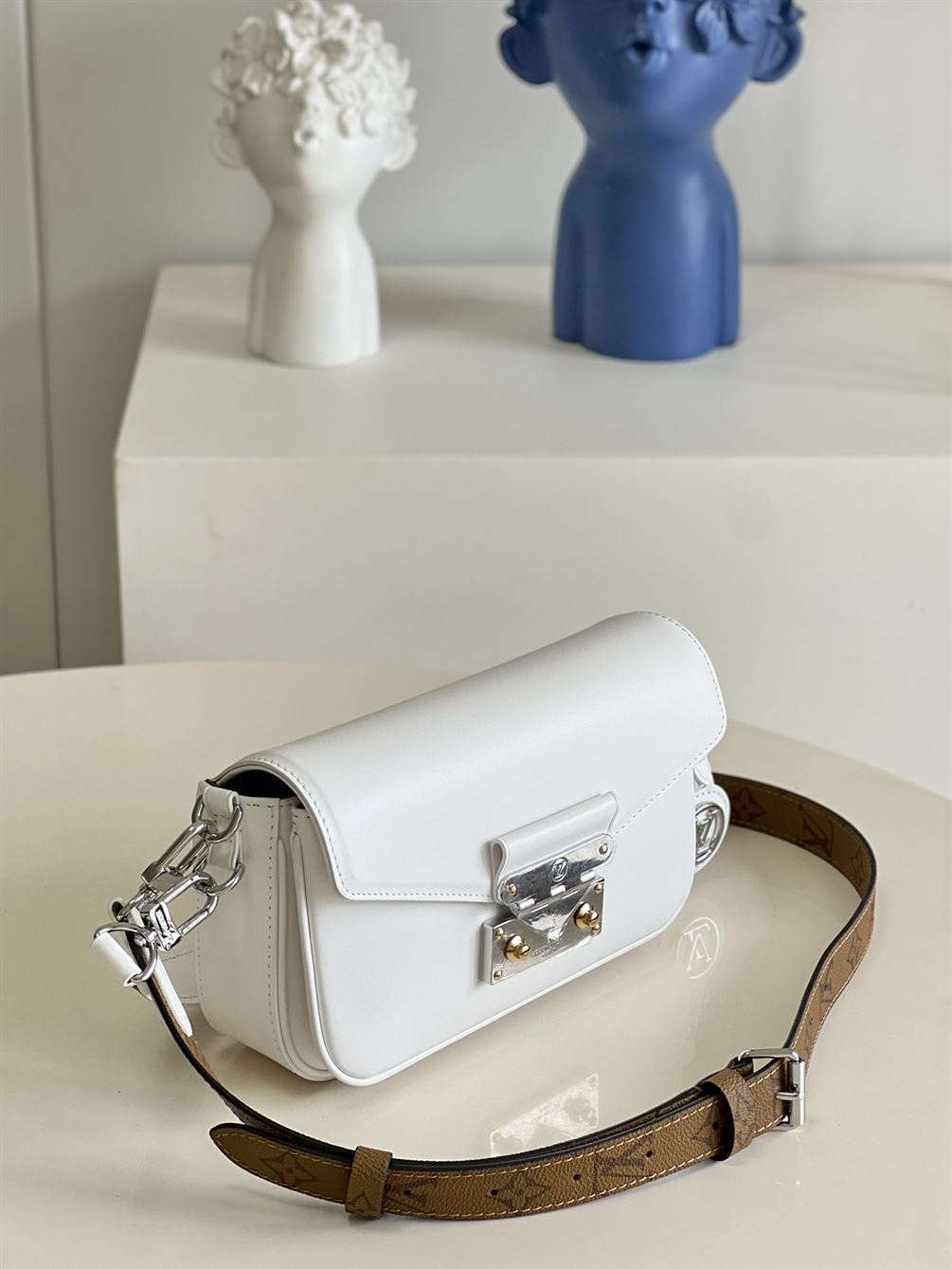 LOUIS VUITTON SWING BAG White