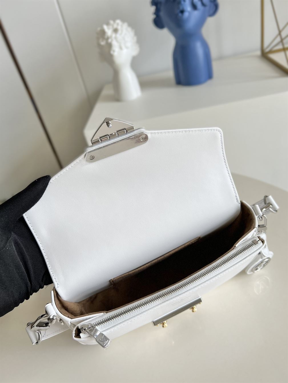 LOUIS VUITTON SWING BAG White