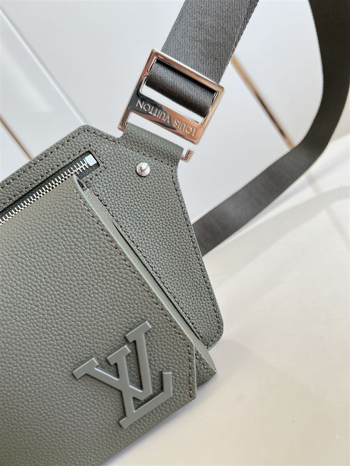 LOUIS VUITTON TAKEOFF SLING AEROGRAM - LVB035