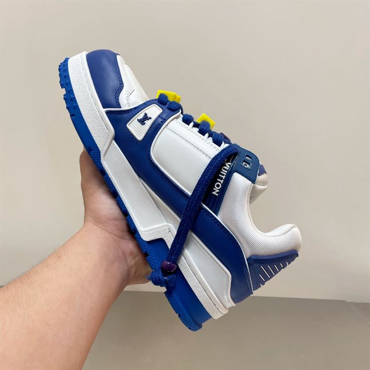 LOUIS VUITTON TRAINER MAXI LOW-TOP SNEAKERS IN WHITE AND BLUE - LVS117