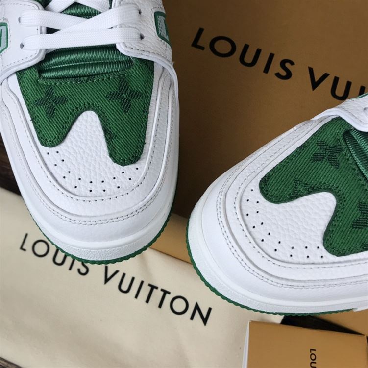 LOUIS VUITTON TRAINER SNEAKER - LVS032