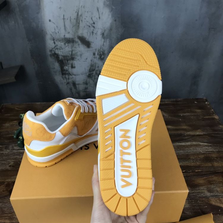 LOUIS VUITTON TRAINER SNEAKER - LVS033