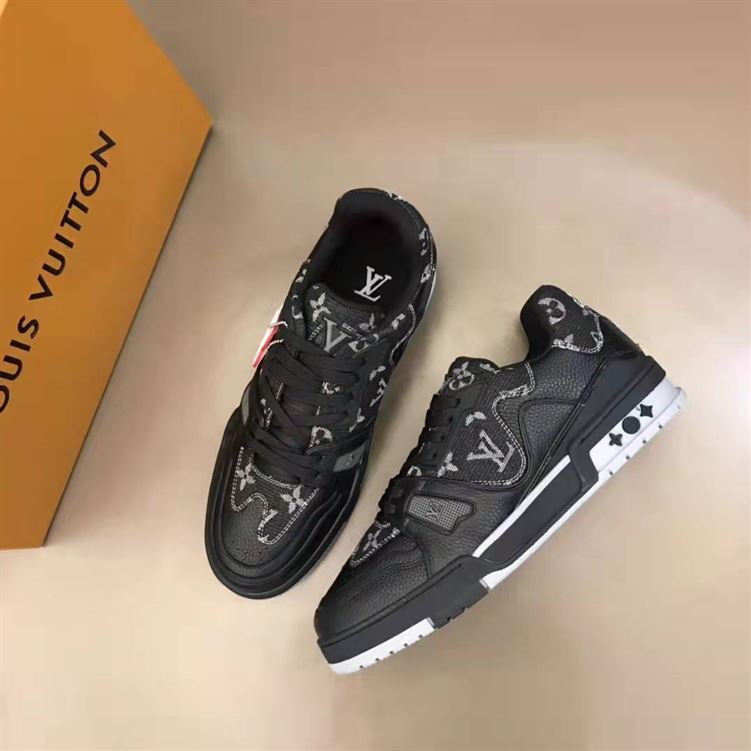 LOUIS VUITTON TRAINER SNEAKER - LVS045