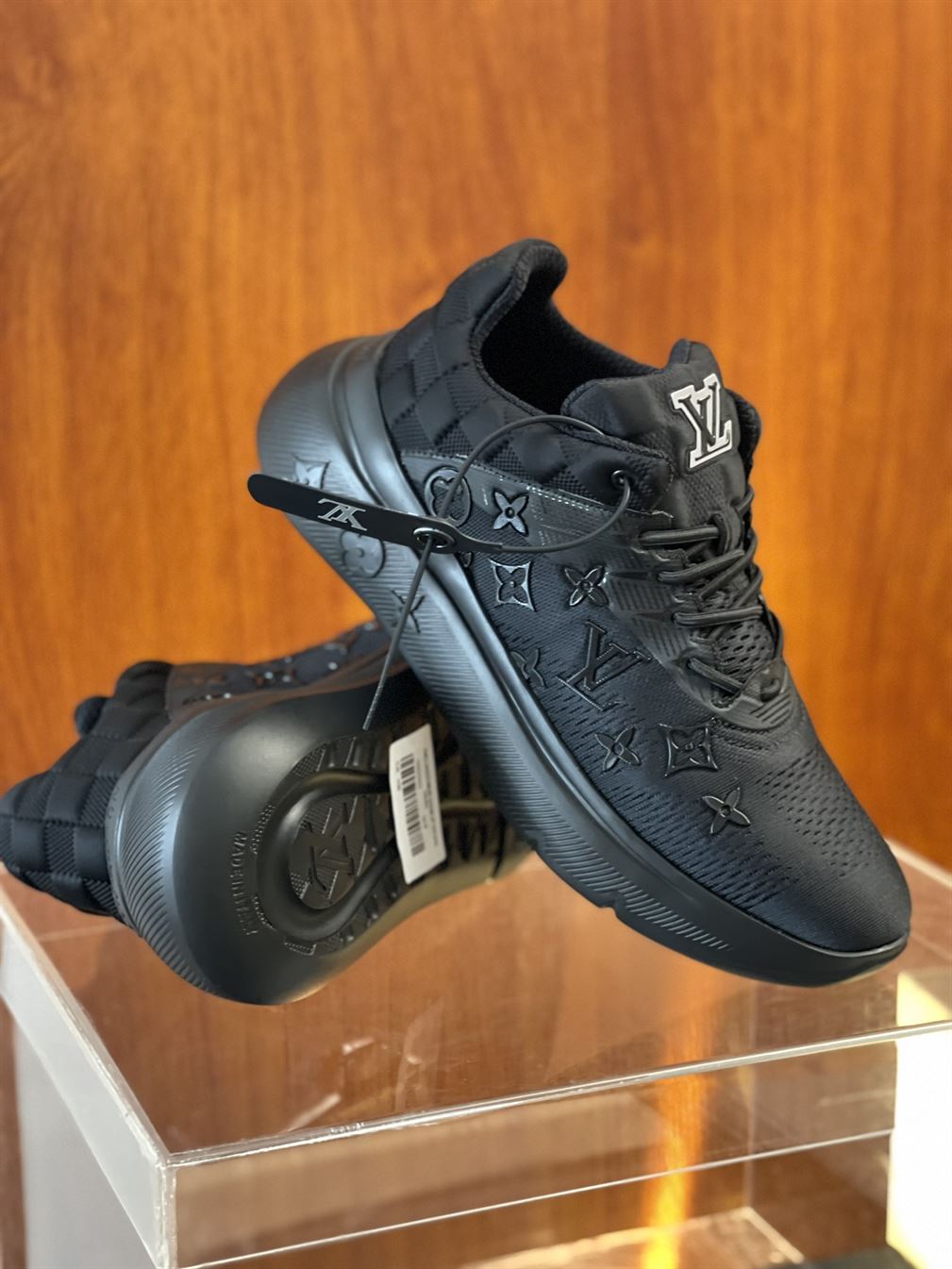 LOUIS VUITTON TRAINER SNEAKER - LVS081