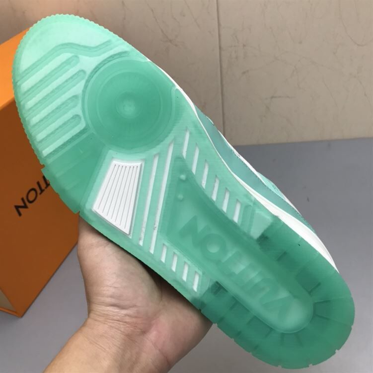 LOUIS VUITTON TRAINER SNEAKER - LVS122