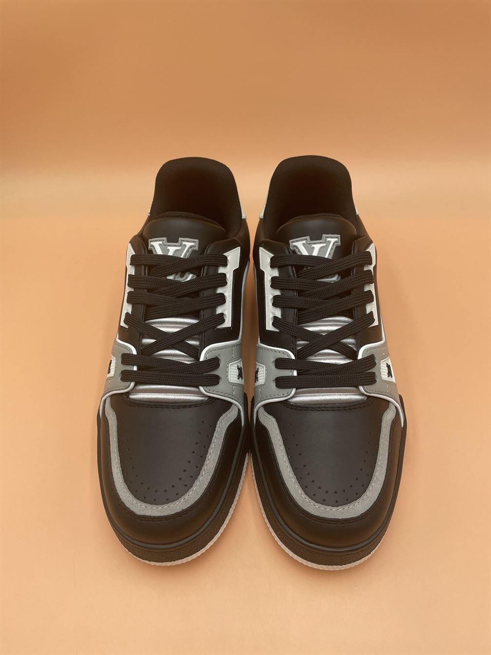 LOUIS VUITTON TRAINER SNEAKER BLACK - LVS126