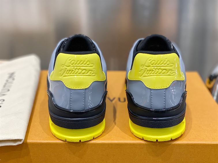 LOUIS VUITTON TRAINER SNEAKERS IN BLACK PATENT CANVAS - LVS004