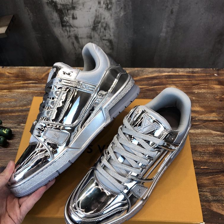 LOUIS VUITTON TRAINER SNEAKERS IN SILVER METALLIC CANVAS - LVS035