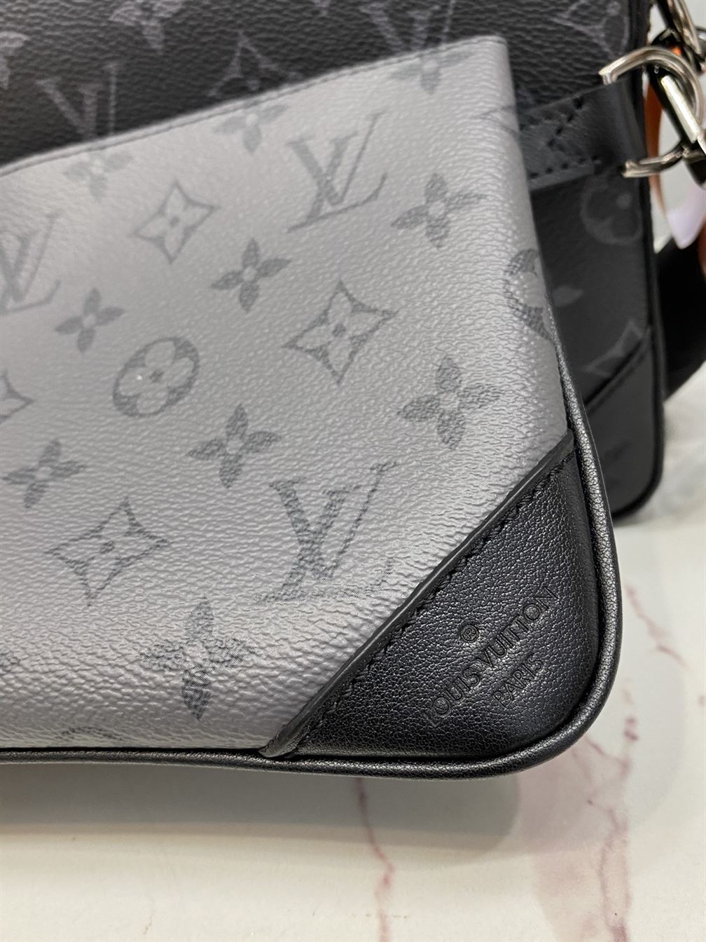 LOUIS VUITTON TRIO MESSENGER BAG - LVB025