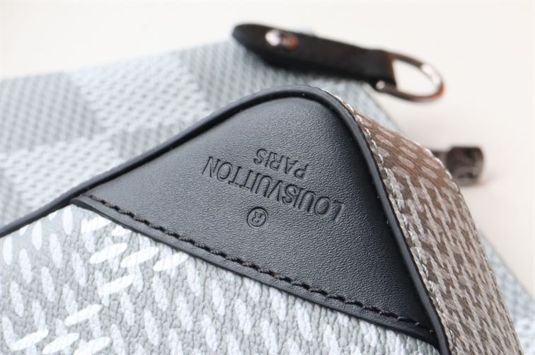 LOUIS VUITTON TRIO MESSENGER BAG - LVB026