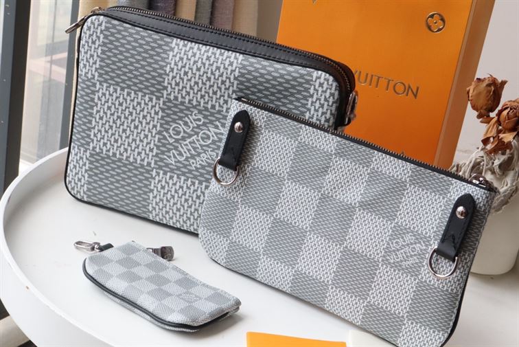 LOUIS VUITTON TRIO MESSENGER BAG - LVB026