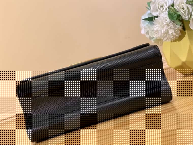 LOUIS VUITTON TWIST MM EPI LEATHER