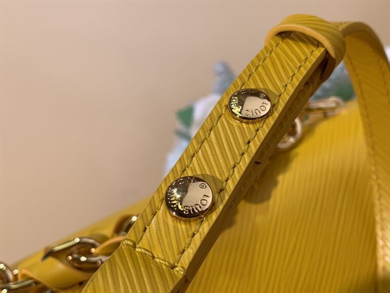 LOUIS VUITTON TWIST MM EPI LEATHER