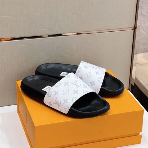 LOUIS VUITTON WATERFRONT MULE - LVSD026