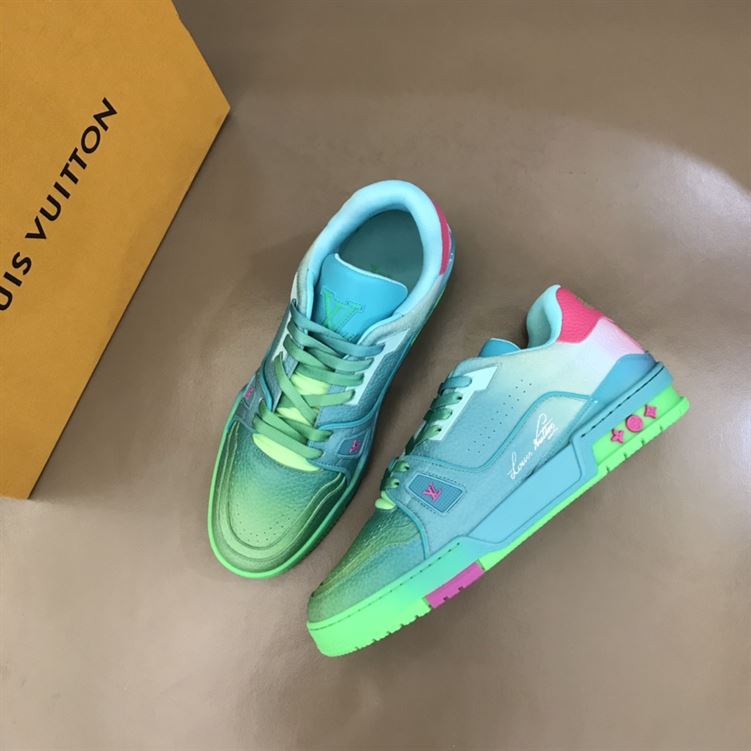 LOUIS VUITTTON TRAINER SNEAKERS IN GREEN GRAINED CALF LEATHER - LVS002