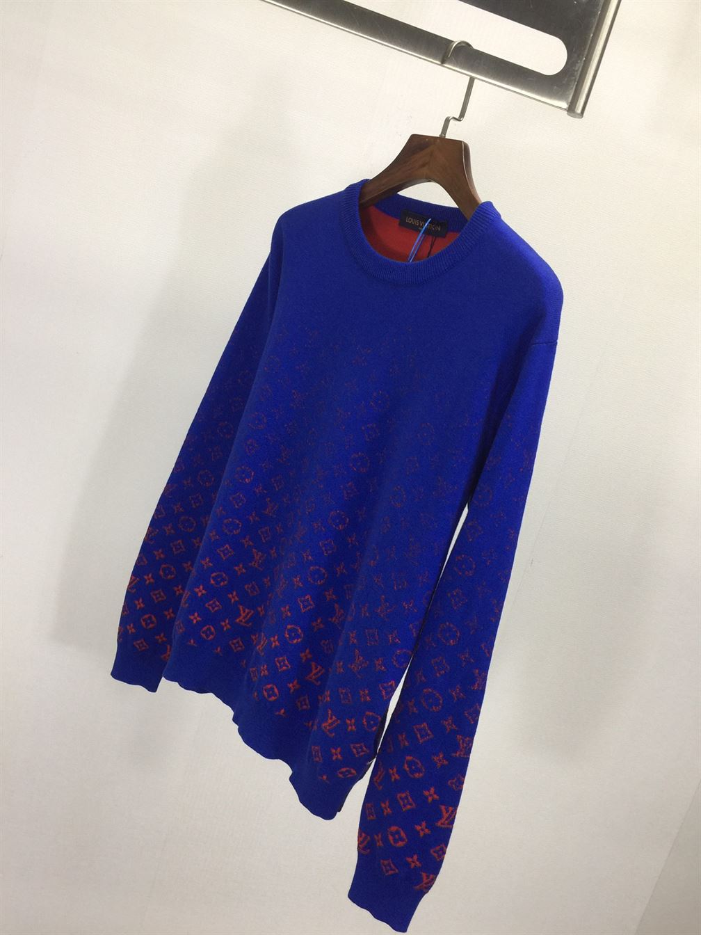 LVSE MONOGRAM DEGRADÃ‰ CREWNECK