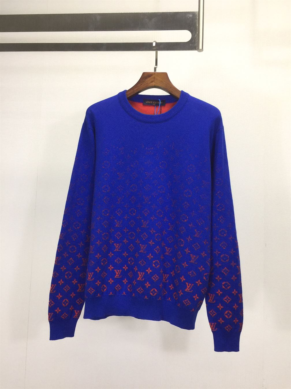 LVSE MONOGRAM DEGRADÃ‰ CREWNECK