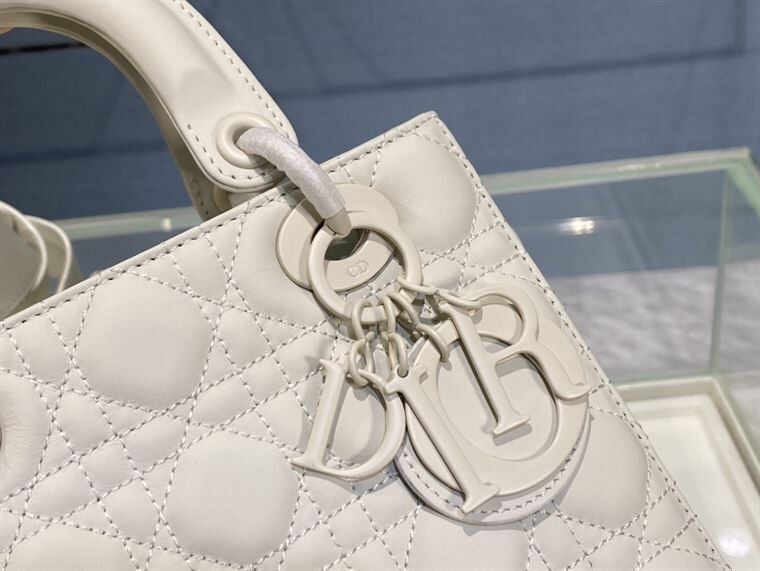 MEDIUM ULTRAMATTE LADY DIOR BAG LATTE
