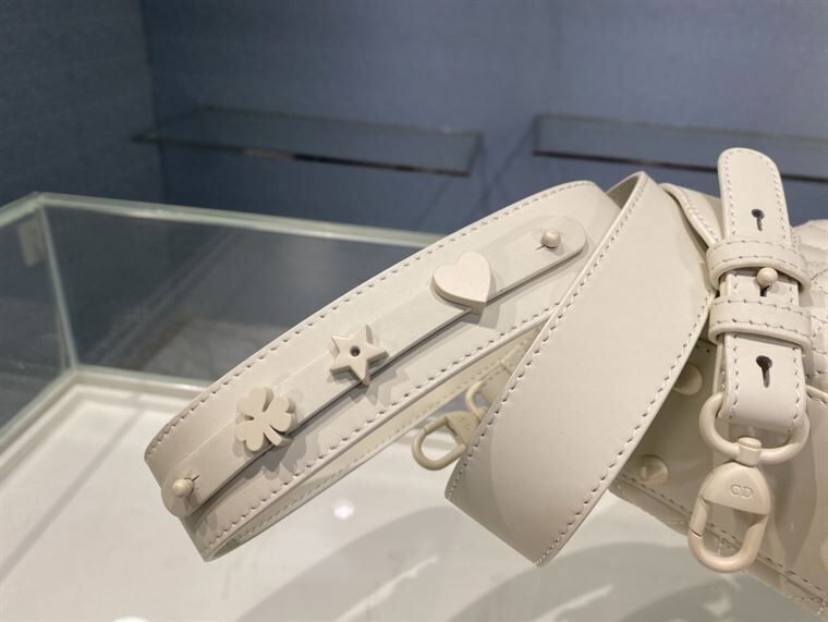 MEDIUM ULTRAMATTE LADY DIOR BAG LATTE