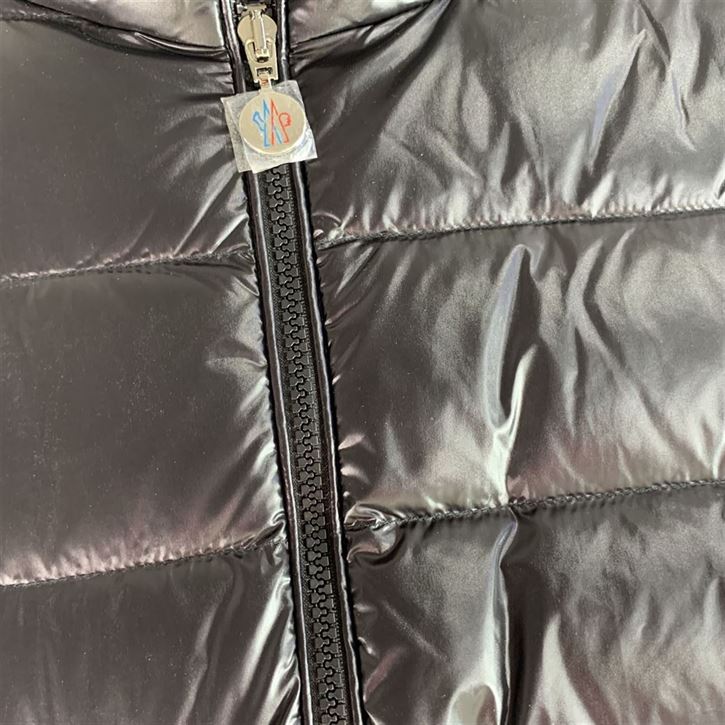 MONCLER ACORUS SHORT DOWN JACKET - MC106