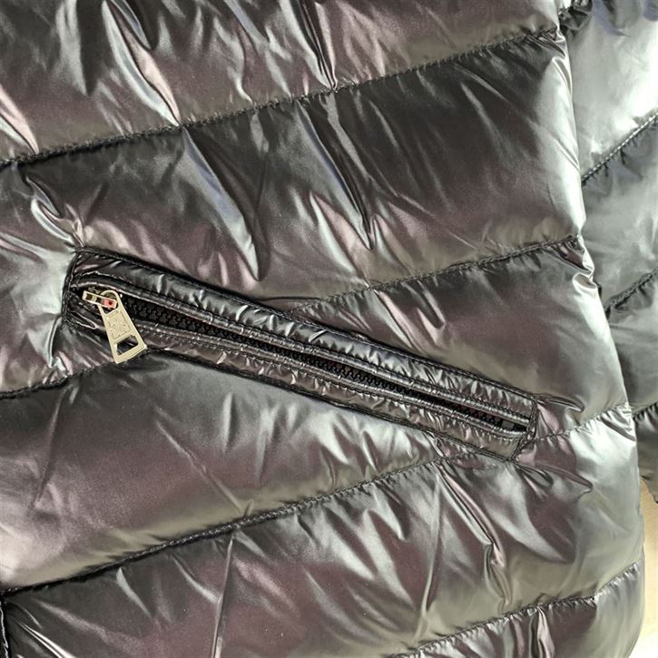 MONCLER ACORUS SHORT DOWN JACKET - MC106