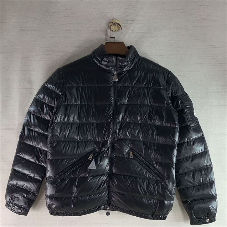 MONCLER ACORUS SHORT DOWN JACKET - MC106