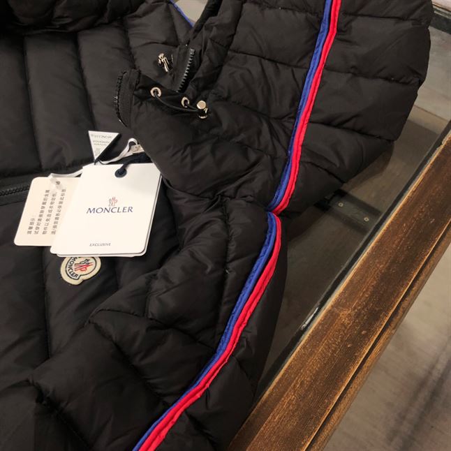 MONCLER AGOUT QUILTED SHELL JACKET - MC069