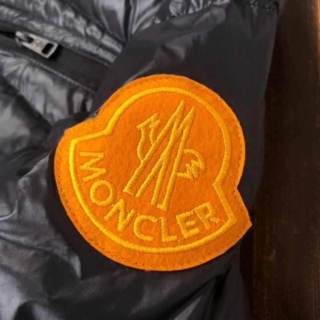MONCLER AMALTEAS PADDED JACKET - MC072