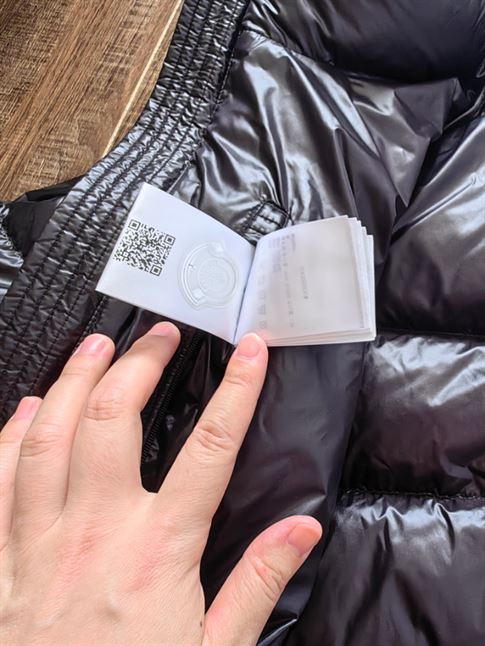 MONCLER BLACK WOLLASTONA DOWN JACKET - MC081