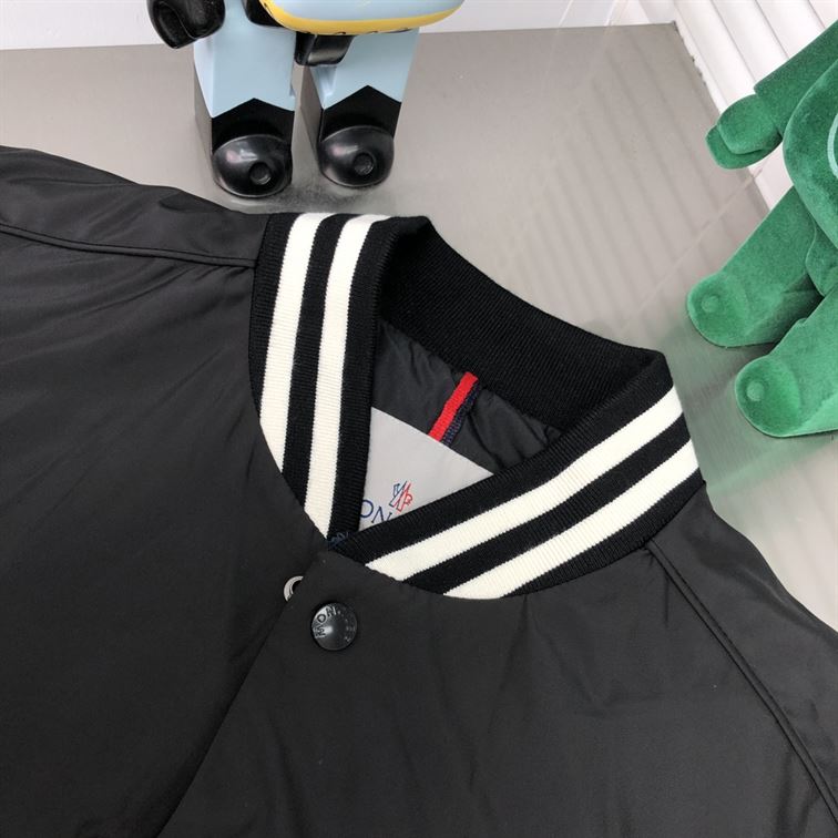MONCLER BOMBER JACKET - MC098